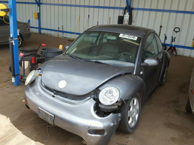 3VWCB21C72M438829 - 2002 VOLKSWAGEN NEW BEETLE 灰色 照片 2