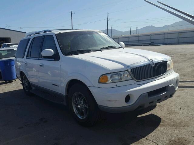 5LMFU28A1YLJ20352 - 2000 LINCOLN NAVIGATOR WHITE photo 1