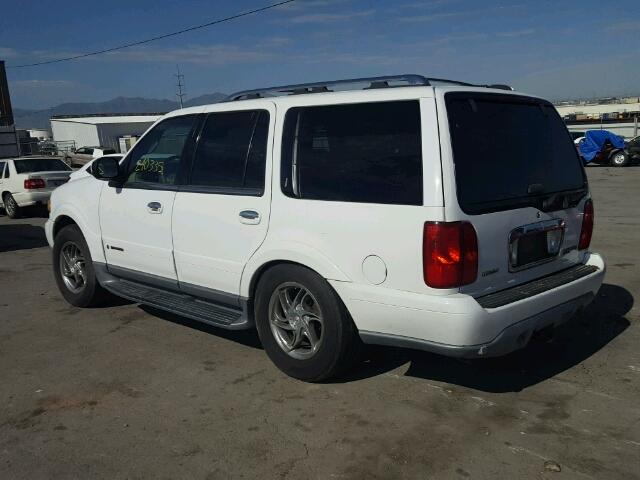 5LMFU28A1YLJ20352 - 2000 LINCOLN NAVIGATOR WHITE photo 3