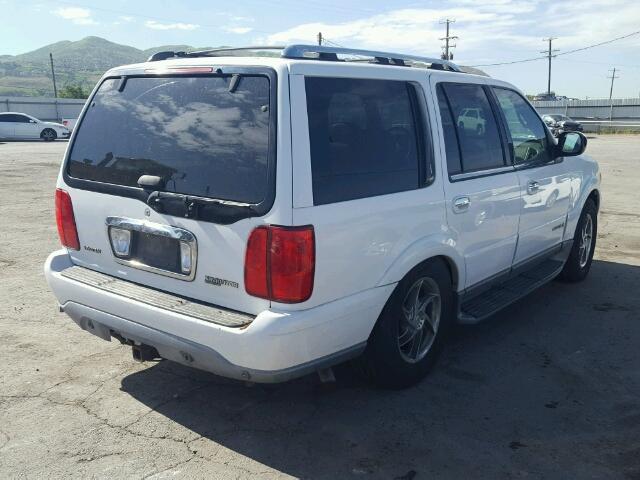 5LMFU28A1YLJ20352 - 2000 LINCOLN NAVIGATOR WHITE photo 4