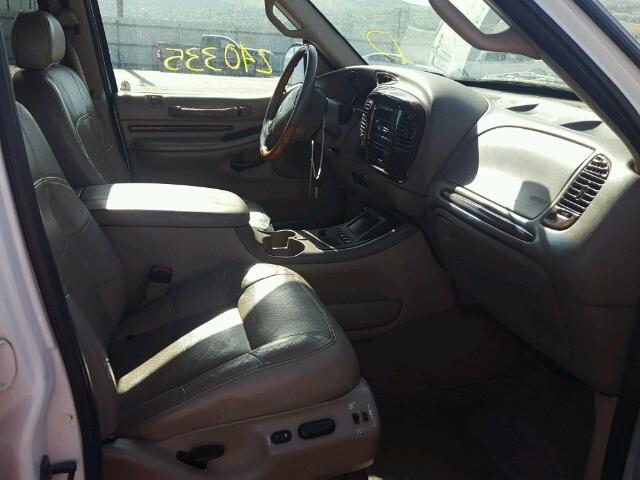 5LMFU28A1YLJ20352 - 2000 LINCOLN NAVIGATOR WHITE photo 5
