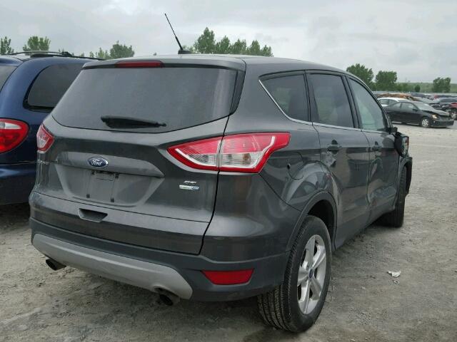 1FMCU9G98FUB98544 - 2015 FORD ESCAPE SE GRAY photo 4