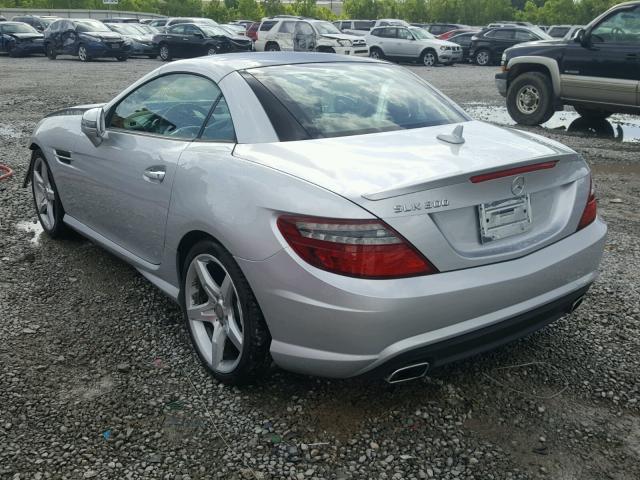 WDDPK3JA4GF120608 - 2016 MERCEDES-BENZ SLK 300 SILVER photo 3