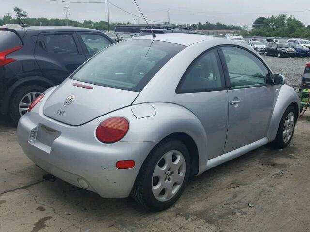 3VWCK21C62M427711 - 2002 VOLKSWAGEN NEW BEETLE 银色 照片 4