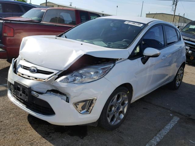 3FADP4FJ5CM185576 - 2012 FORD FIESTA SES WHITE photo 2