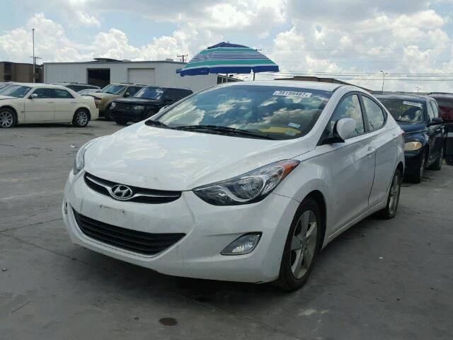 5NPDH4AE8DH449737 - 2013 HYUNDAI ELANTRA WHITE photo 2