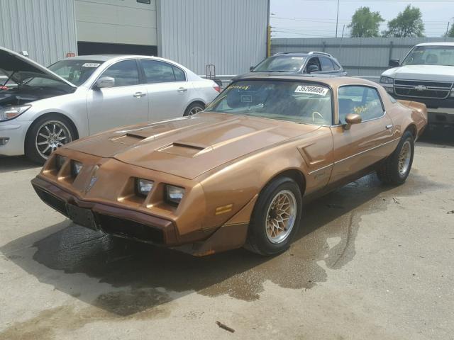 2U87Y9N110759 - 1979 PONTIAC FIREBIRD GOLD photo 2