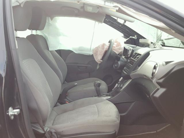1G1JA5SH7F4136475 - 2015 CHEVROLET SONIC LS 黑色 照片 5