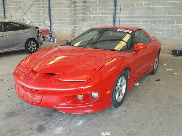 2G2FS22K622124679 - 2002 PONTIAC FIREBIRD RED photo 2