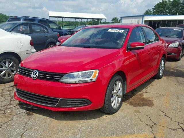 3VWD07AJ4EM438636 - 2014 VOLKSWAGEN JETTA RED photo 2