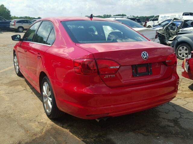 3VWD07AJ4EM438636 - 2014 VOLKSWAGEN JETTA RED photo 3