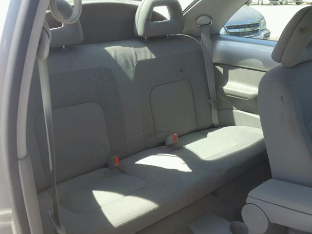 3VWCD21C7YM417501 - 2000 VOLKSWAGEN NEW BEETLE 银色 照片 6