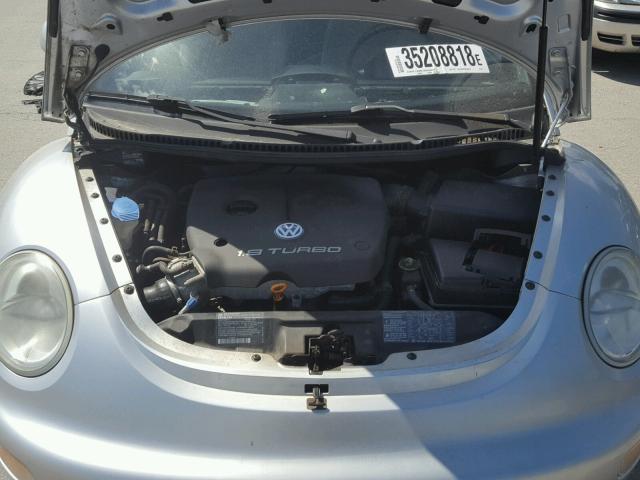 3VWCD21C7YM417501 - 2000 VOLKSWAGEN NEW BEETLE 银色 照片 7