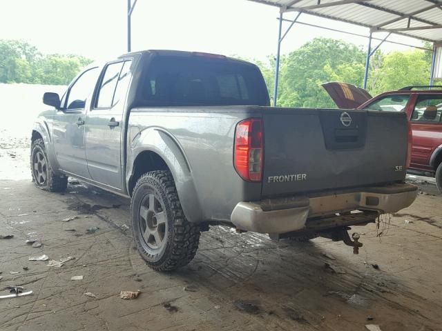 1N6AD07U66C428404 - 2006 NISSAN FRONTIER C GRAY photo 3