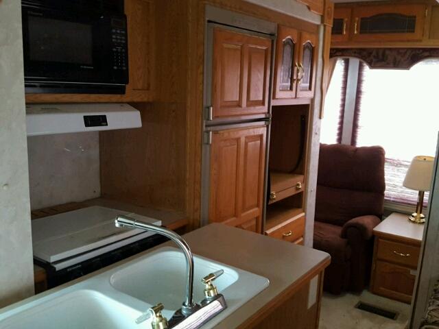 4YDF2882X14055927 - 2001 KEYSTONE MONTANA WHITE photo 9