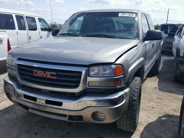 1GTHC29113E317973 - 2003 GMC SIERRA C25 GOLD photo 2