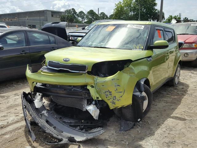 KNDJN2A29G7834416 - 2016 KIA SOUL GREEN photo 2