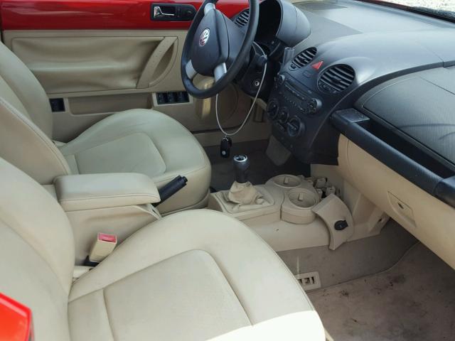 3VWCD31Y45M351695 - 2005 VOLKSWAGEN NEW BEETLE RED photo 5