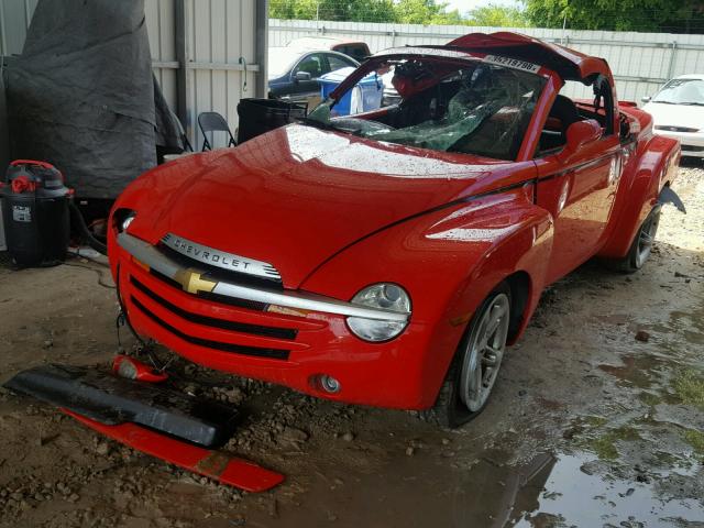 1GCES14P84B109233 - 2004 CHEVROLET SSR RED photo 2