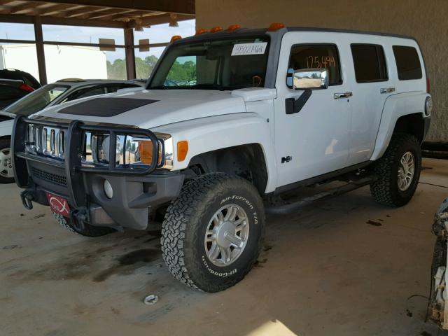 5GTDN13E678201860 - 2007 HUMMER H3 WHITE photo 2