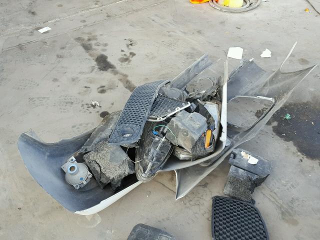 2G2WC58C281132677 - 2008 PONTIAC GRAND PRIX WHITE photo 9