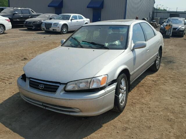 4T1BF28K4YU114110 - 2000 TOYOTA CAMRY LE 银色 照片 2