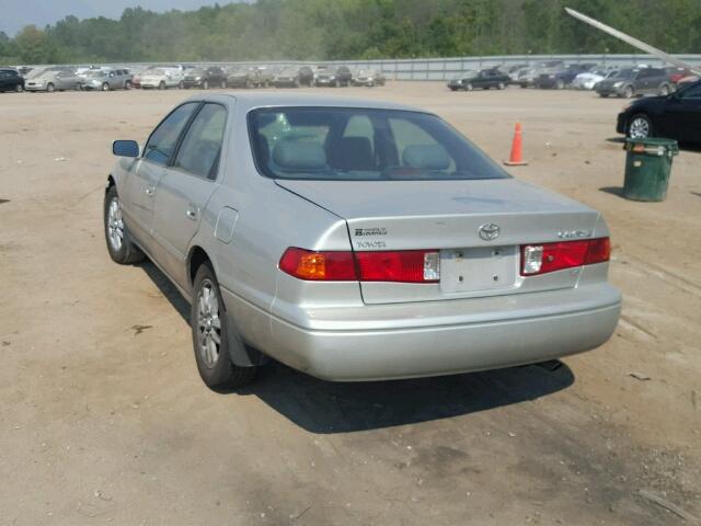 4T1BF28K4YU114110 - 2000 TOYOTA CAMRY LE 银色 照片 3