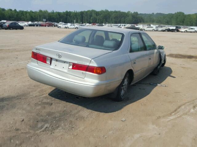 4T1BF28K4YU114110 - 2000 TOYOTA CAMRY LE 银色 照片 4