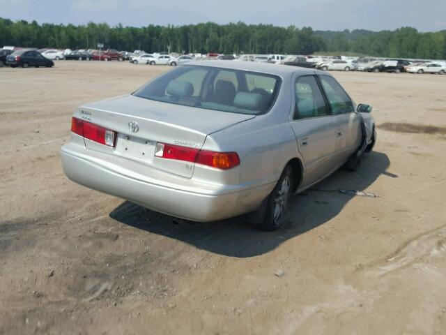 4T1BF28K4YU114110 - 2000 TOYOTA CAMRY LE SILVER photo 4