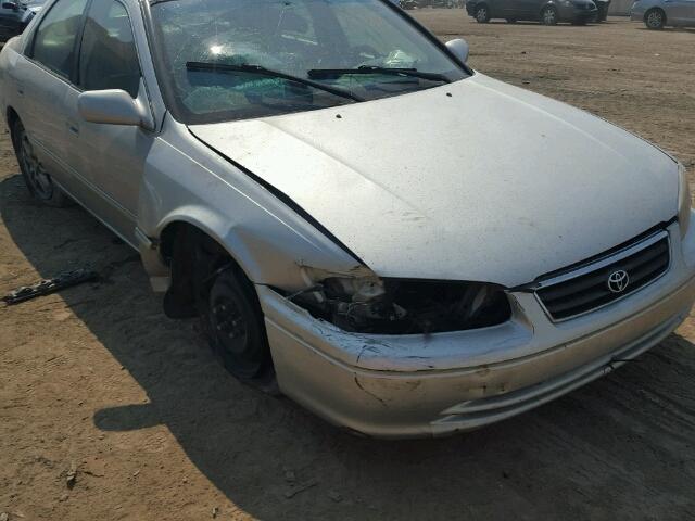 4T1BF28K4YU114110 - 2000 TOYOTA CAMRY LE 银色 照片 9
