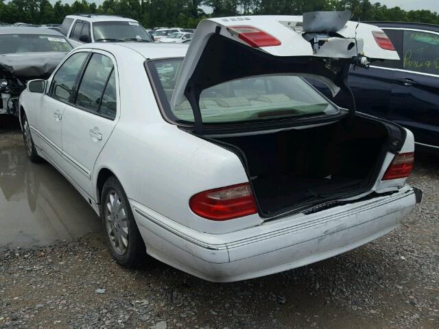 WDBJF65J61B294676 - 2001 MERCEDES-BENZ E 320 WHITE photo 3