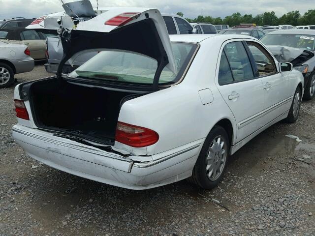 WDBJF65J61B294676 - 2001 MERCEDES-BENZ E 320 WHITE photo 4