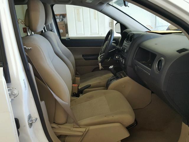 1C4NJDBB8CD625798 - 2012 JEEP COMPASS SP 白色 照片 5