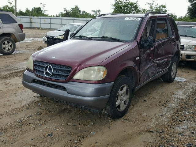 4JGAB54E5XA140966 - 1999 MERCEDES-BENZ ML 320 BURGUNDY photo 2