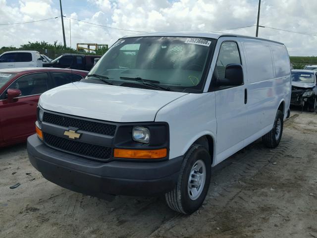 1GCWGAFF1G1189172 - 2016 CHEVROLET EXPRESS G2 WHITE photo 2