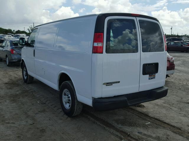 1GCWGAFF1G1189172 - 2016 CHEVROLET EXPRESS G2 WHITE photo 3