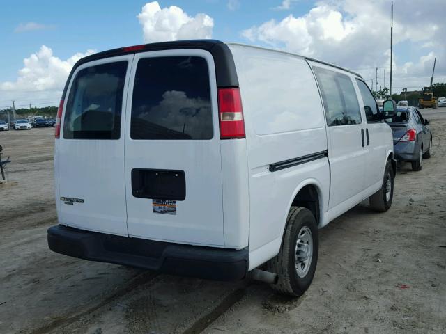 1GCWGAFF1G1189172 - 2016 CHEVROLET EXPRESS G2 WHITE photo 4