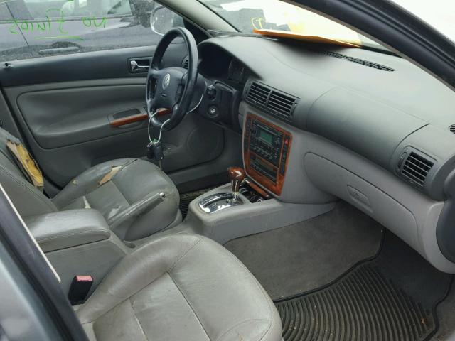 WVWRH63B64P255409 - 2004 VOLKSWAGEN PASSAT GLX 银色 照片 5