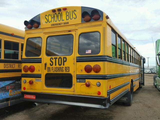 4UZ6CFBA31CG43421 - 2001 FREIGHTLINER CHASSIS FS 黄色 照片 4