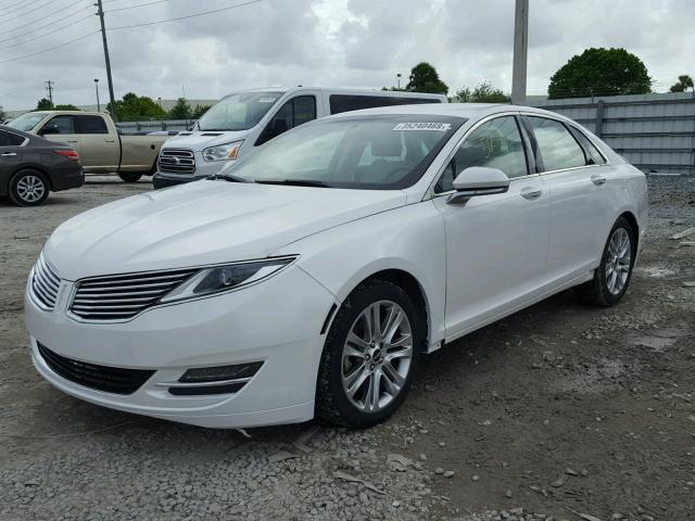 3LN6L2LU1ER821722 - 2014 LINCOLN MKZ HYBRID WHITE photo 2