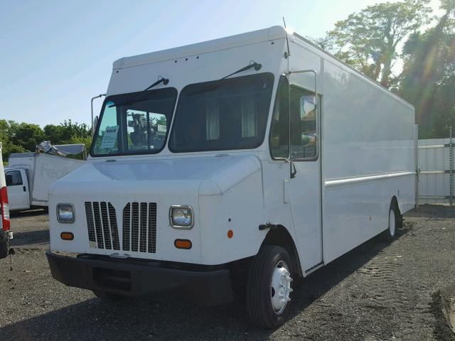 5B4LFG2E3B3443716 - 2011 WORKHORSE CUSTOM CHASSIS COMMERCIAL თეთრი ფოტო 2