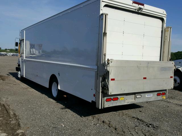 5B4LFG2E3B3443716 - 2011 WORKHORSE CUSTOM CHASSIS COMMERCIAL თეთრი ფოტო 3