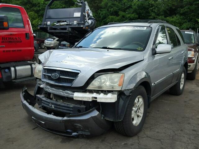 KNDJD733835152784 - 2003 KIA SORENTO EX SILVER photo 2