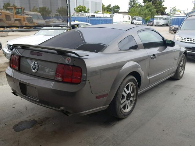 1ZVHT82H155190622 - 2005 FORD MUSTANG GT SILVER photo 4