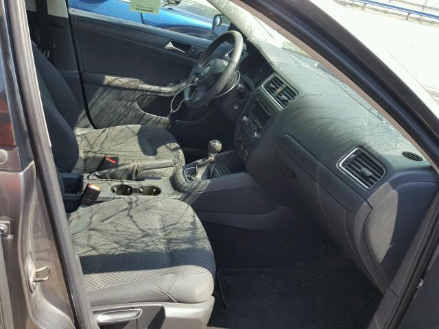 3VW1K7AJ8CM352627 - 2012 VOLKSWAGEN JETTA BASE 灰色 照片 5