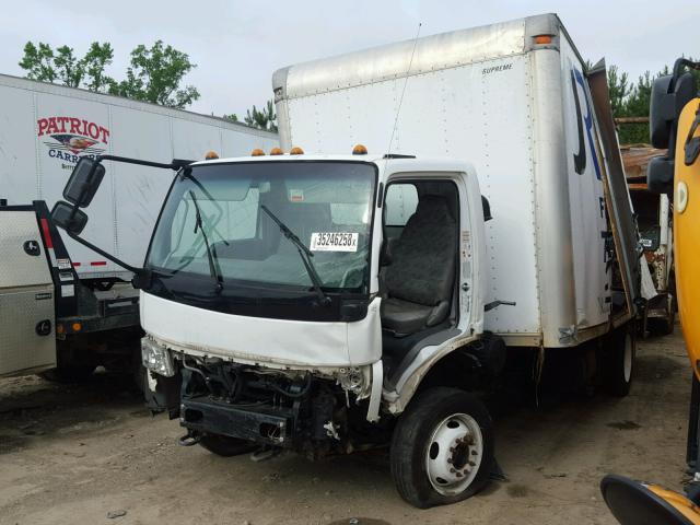 3FRLL45Z56V243941 - 2006 FORD LOW CAB FO WHITE photo 2