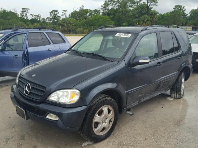 4JGAB57E14A464469 - 2004 MERCEDES-BENZ ML 350 BLUE photo 2