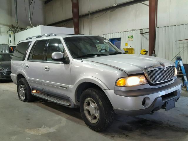5LMPU28L2XLJ15231 - 1999 LINCOLN NAVIGATOR 银色 照片 1