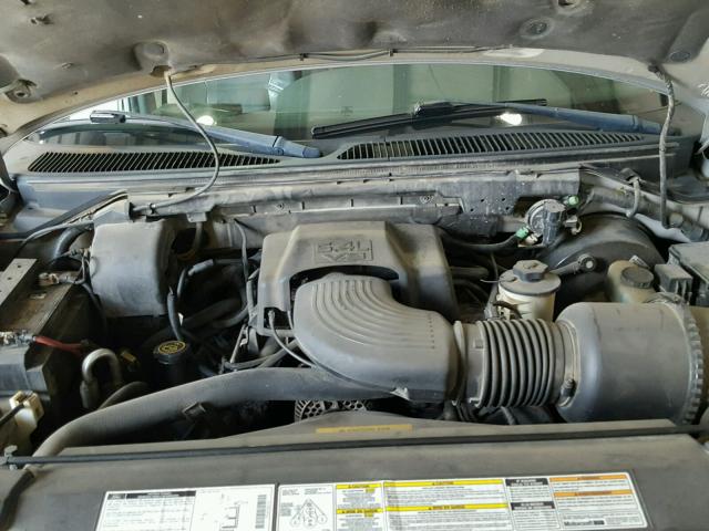 5LMPU28L2XLJ15231 - 1999 LINCOLN NAVIGATOR 银色 照片 7