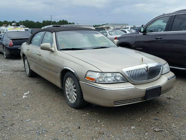 1LNHM81W45Y647725 - 2005 LINCOLN TOWN CAR S GOLD photo 1